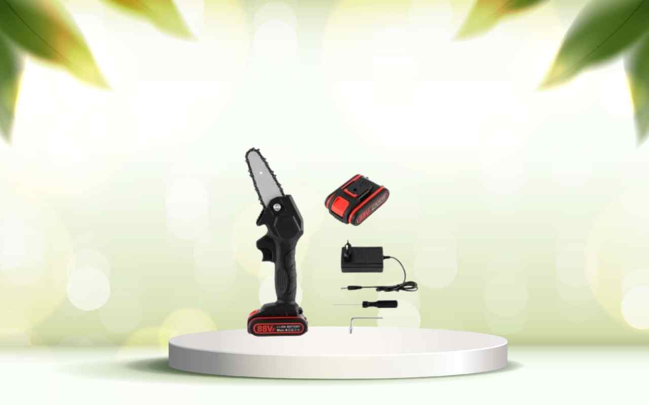 Scopri la mini motosega a batteria: pota e taglia rami con facilità e precisione